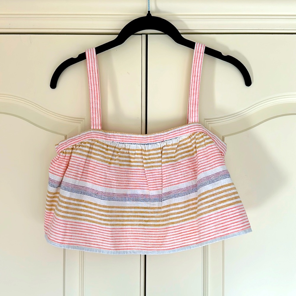 Flowy crop top with elastic detail on back trim